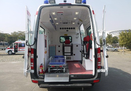 乌鲁木齐私人救护车租赁多少钱