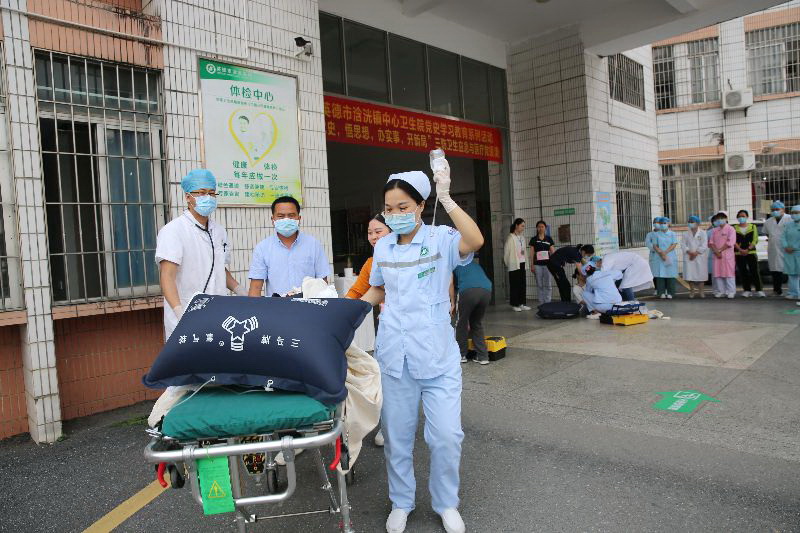 乌鲁木齐出租私人救护车电话号码