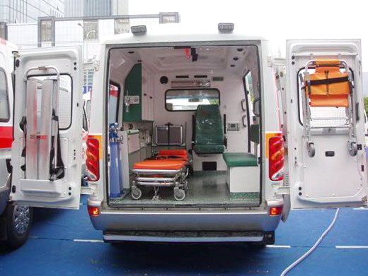 新疆自治区水磨沟区急救车租赁费用