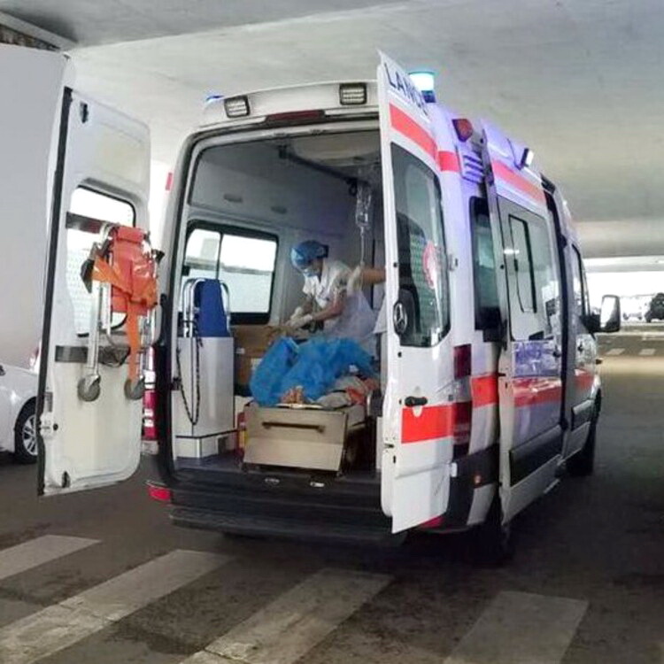 克拉玛依市中心医院预约私人救护车转运到贵阳市人民医院120救护车