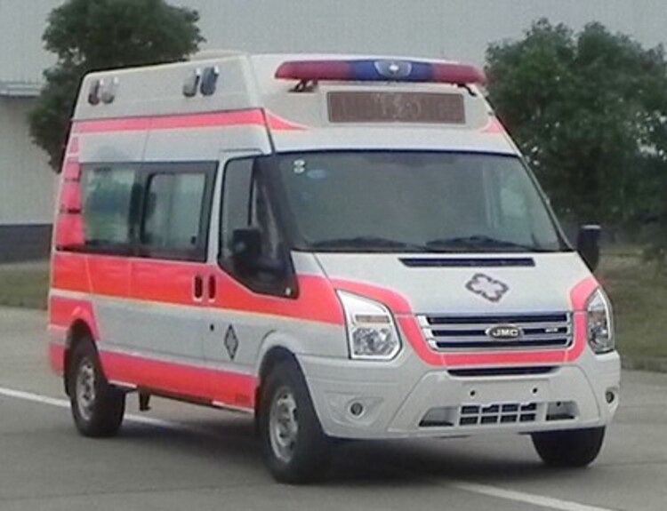 新疆医科大附属医院120私人救护车租赁到阜新矿务局总医院救护车出租电话