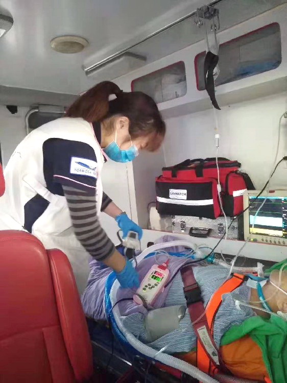 武警新疆生产建设兵团指挥部医院租私人救护车转院到青海大学附属医院(青大附院)跨省救护车出租