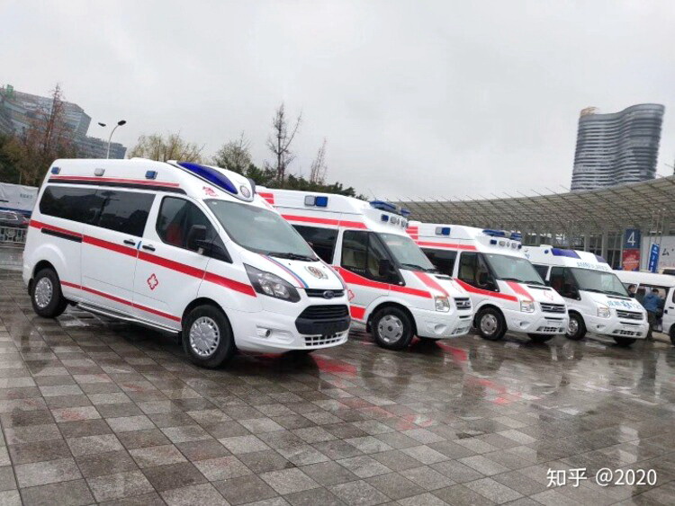 新疆医科大附属医院私人救护车出租到上海华东医院闵行门诊部长途救护车