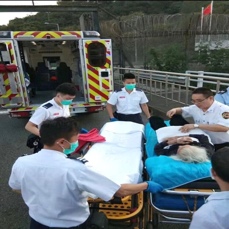 克拉玛依市中心医院租用私人救护车到吉林大学第四医院救护车出租收费标准