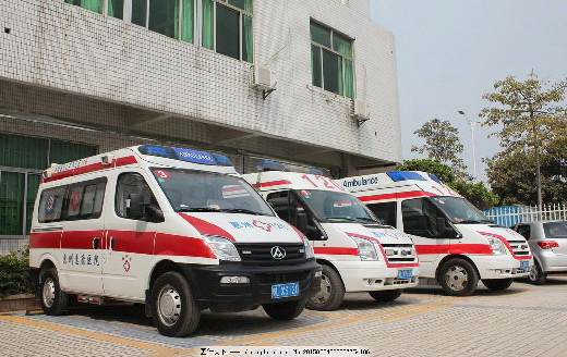 新疆医科大学附属医院租赁私人救护车到安庆市立医院(安庆医院)病人转运车辆收费-救护车出租