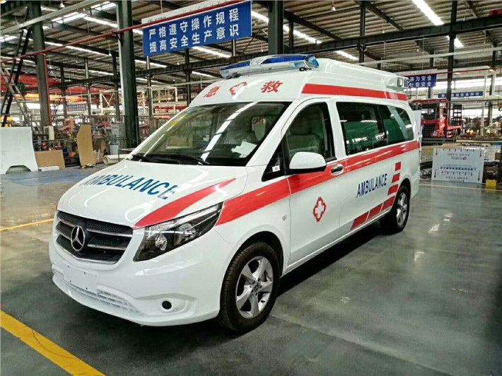 新疆伊犁哈萨克自治州友谊医院租赁私人救护车转运到运城市中医医院叫救护车需要多少钱