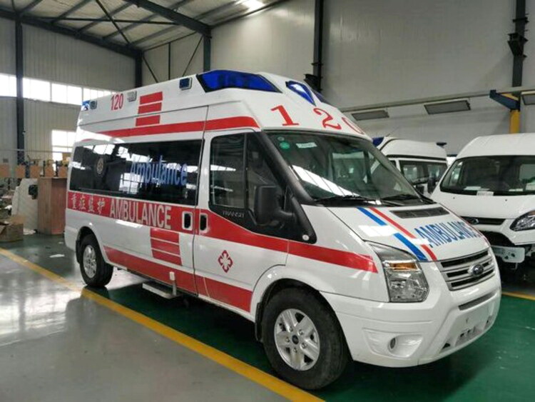 新疆维吾尔自治区肿瘤医院120私人救护车租赁到北京中医药大学东方医院救护车收费标准