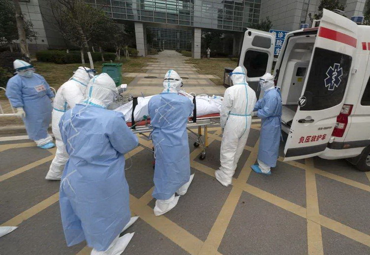 新疆维吾尔自治区中医医院私人救护车出租到郑州铁路中心医院打一次救护车多少钱