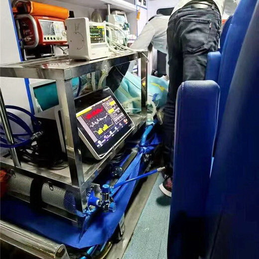 新疆维吾尔自治区肿瘤医院租120私人急救车到西藏自治区人民医院跨省救护车