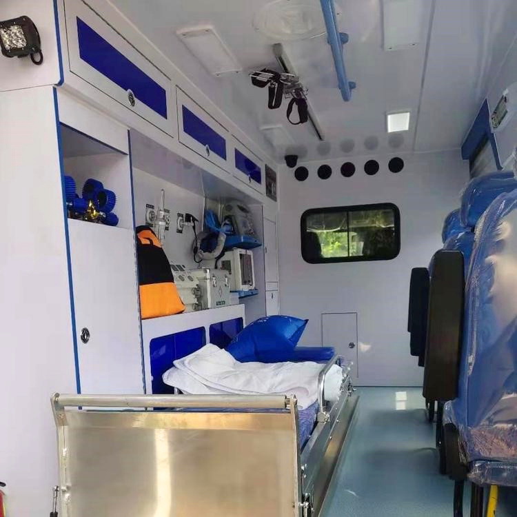 新疆维吾尔自治区中医医院租用私人救护车护送到东南大学附属中大医院（中大医院、南京铁道医学院附属医院）救护车转运