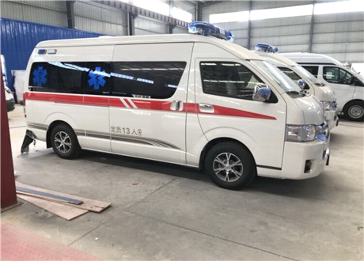 新疆伊犁哈萨克自治州友谊医院租私家救护车转院到武警新疆生产建设兵团指挥部医院非救护病人转运车-救护车出租