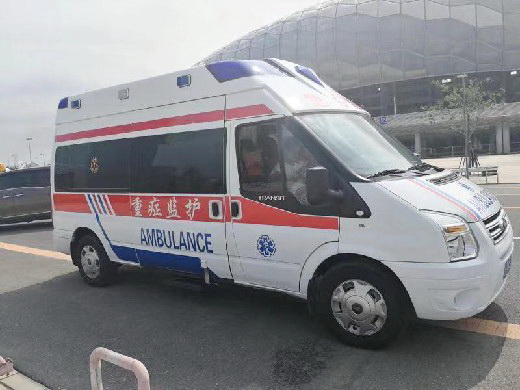 克拉玛依市中心医院租赁正规救护车到上海市同济医院(同济大学附属同济医院)出租急救车联系电话