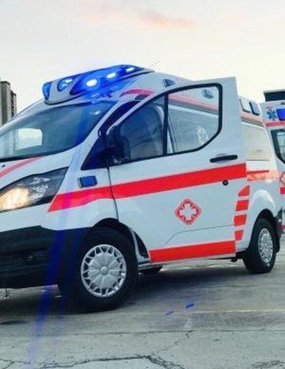 新疆维吾尔自治区人民医院救护车出租到中国人民武装警察部队安徽省总队医院长途救护车租赁公司