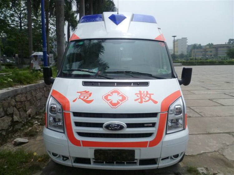 新疆伊犁哈萨克自治州友谊医院租120私人急救车到昆明市人民医院一张救护车多少钱
