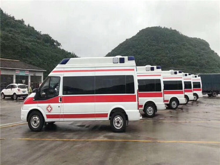 新疆维吾尔自治区中医医院私人救护车出租到银川市人民医院长途救护车